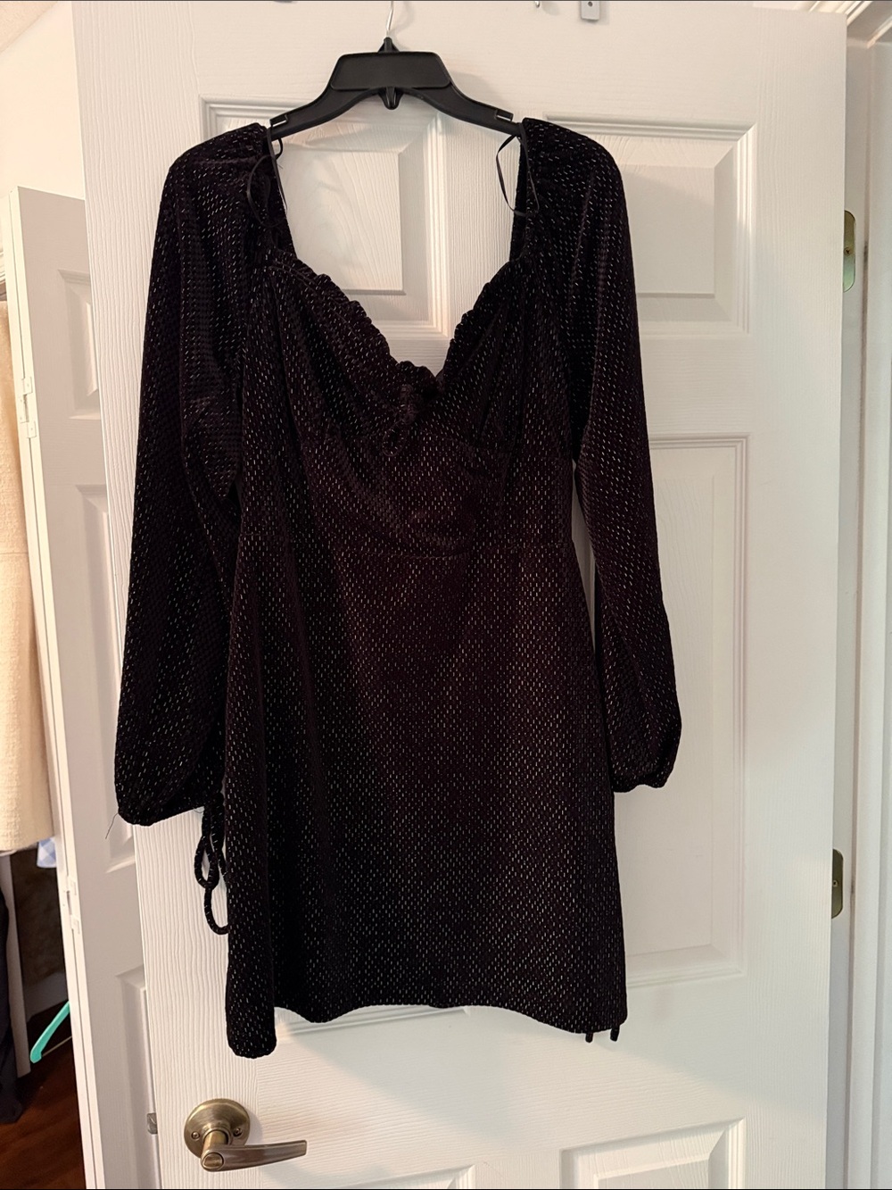 Black Velvet Long-Sleeve Women’s Top